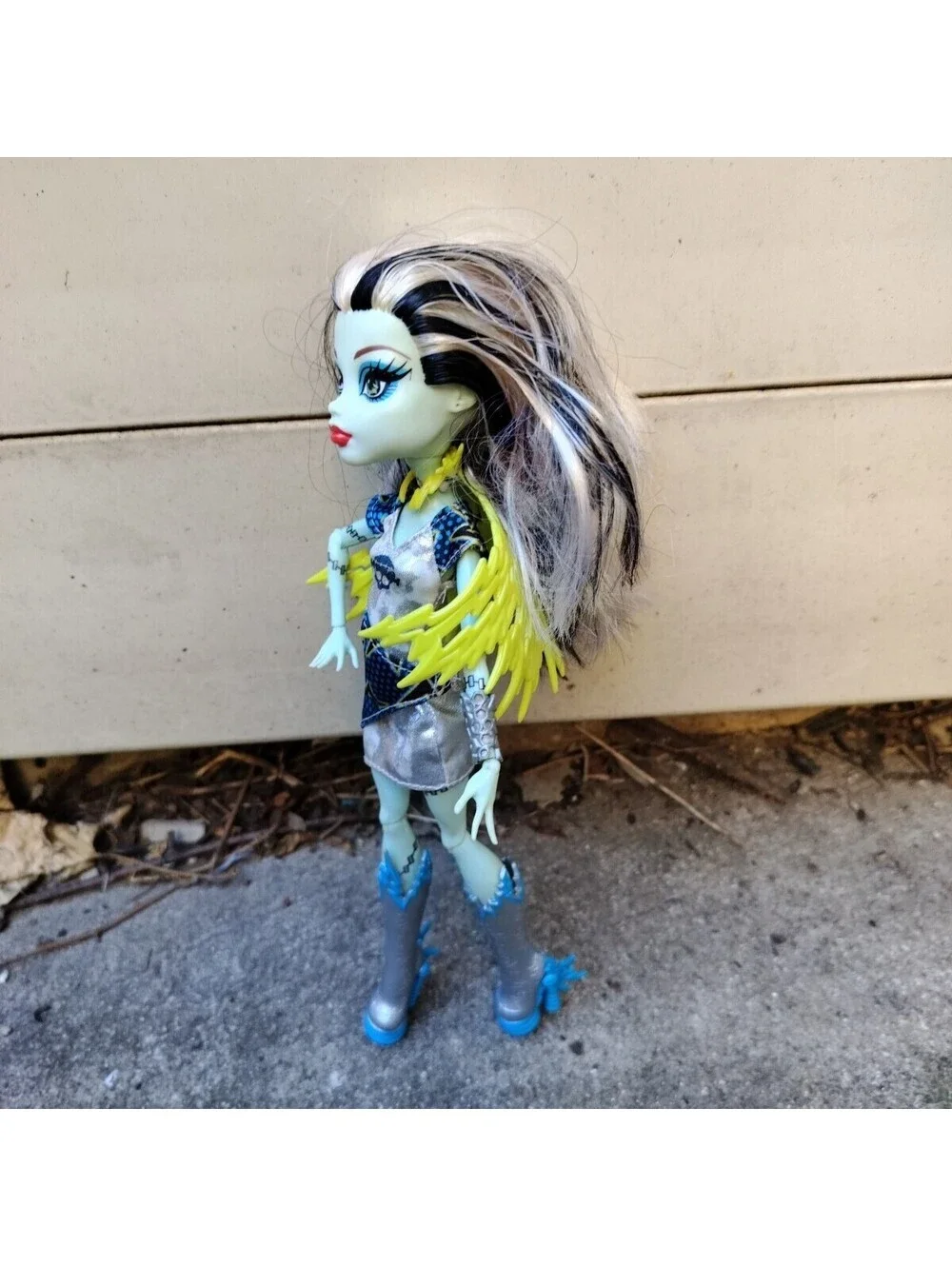 Mattel Monster High Doll Frankie Stein Power Ghouls Thor Voltageous 2013 Cape